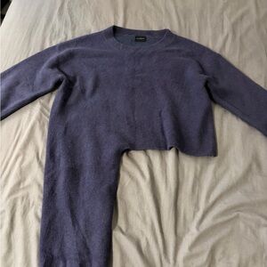 Asymmetrical Wonen Blue knitted sweater